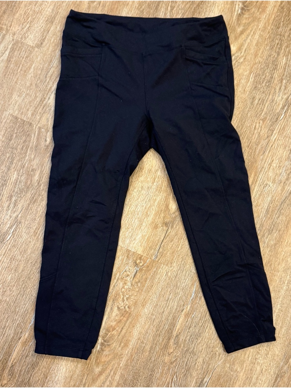 Athleta Black Capri Leggings
